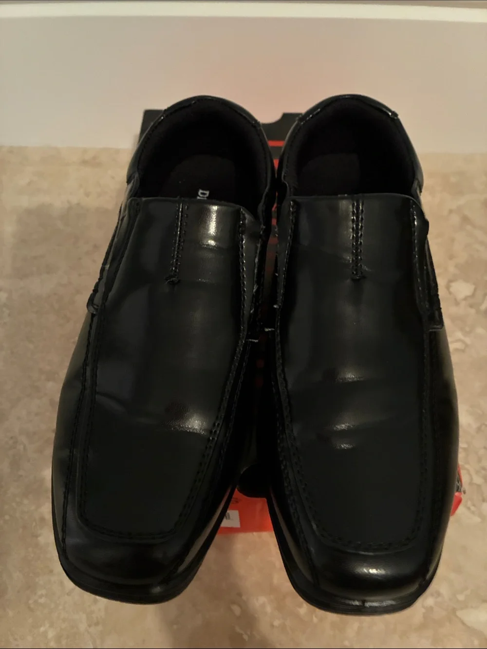 Deer Stags Black Slip-On Dress Shoes “Wise” size 2